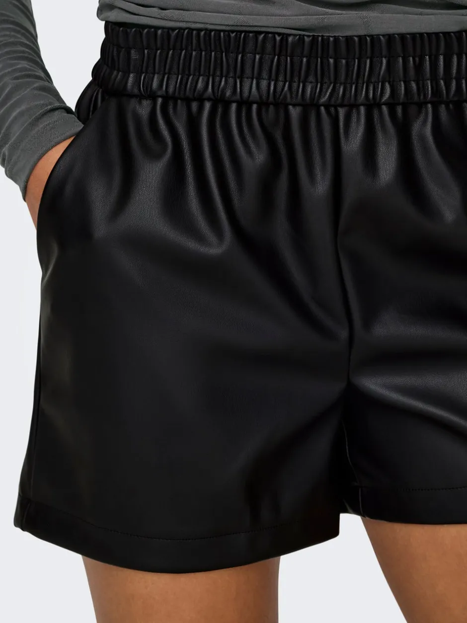 Best JDYALAIA Mellemhøj talje Regular fit Imiterede lædershorts Dame Shorts