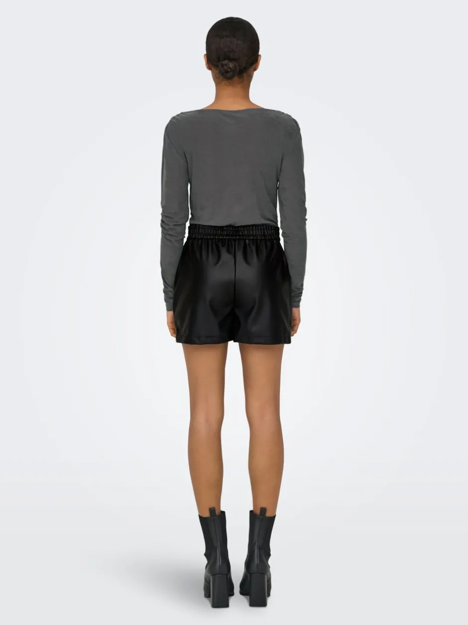 Best JDYALAIA Mellemhøj talje Regular fit Imiterede lædershorts Dame Shorts