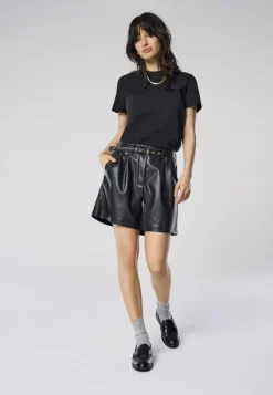 Clearance ONLHEIDI Mellemhøj talje Regular fit Imiterede lædershorts Dame Shorts