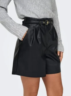 Clearance ONLHEIDI Mellemhøj talje Regular fit Imiterede lædershorts Dame Shorts