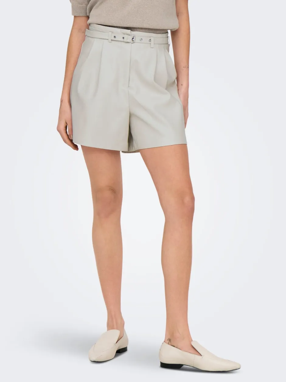 Best ONLHEIDI Mellemhøj talje Regular fit Imiterede lædershorts Dame Shorts